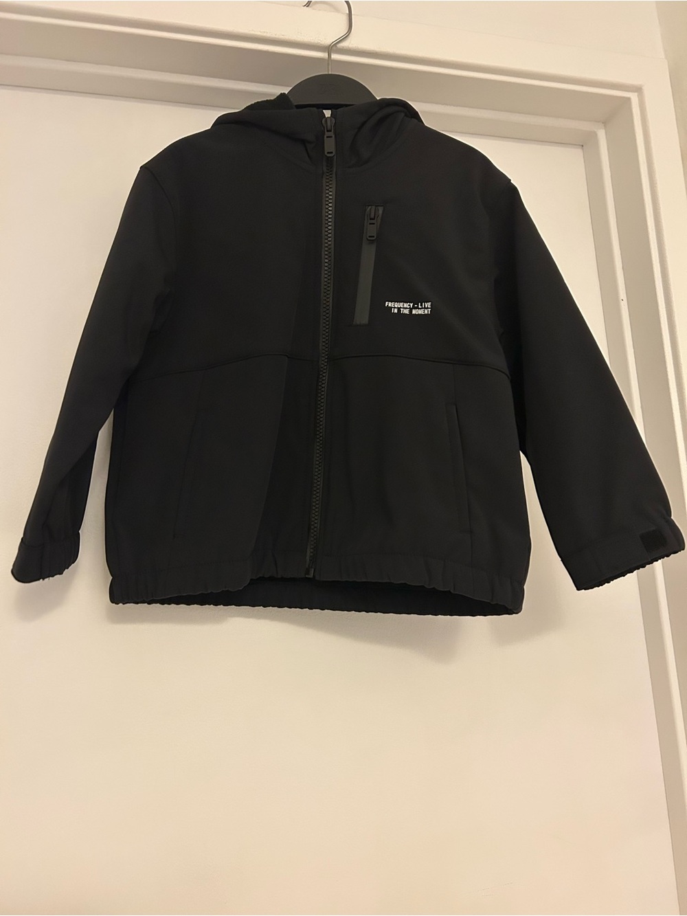 Zara kids  Black Hooded Zip light  Jacket NWT Size 5.